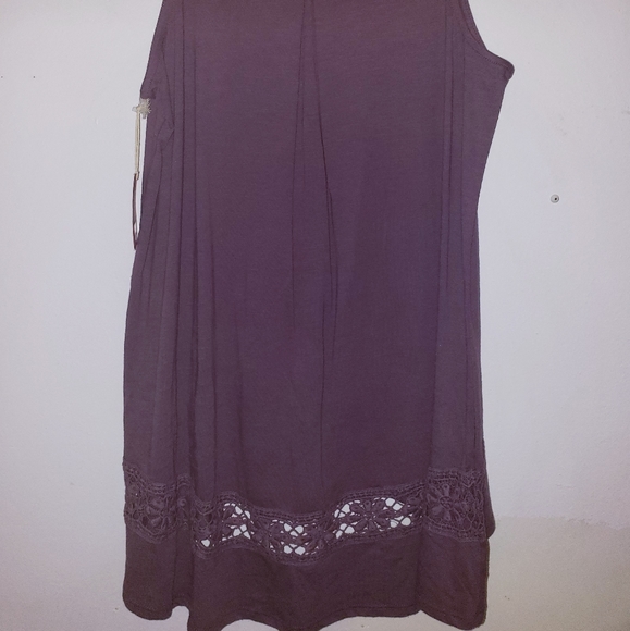 Adorable high low purple tank - Picture 2 of 4